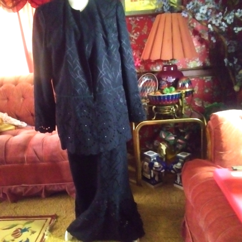 3pc black woman suit